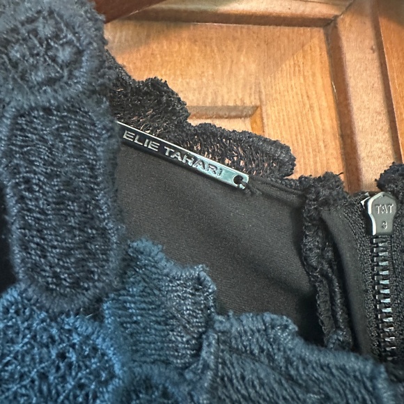 Elie Tahari Ophelia Lace Sheath Dress in Black/Blue size 4 - Picture 12 of 13